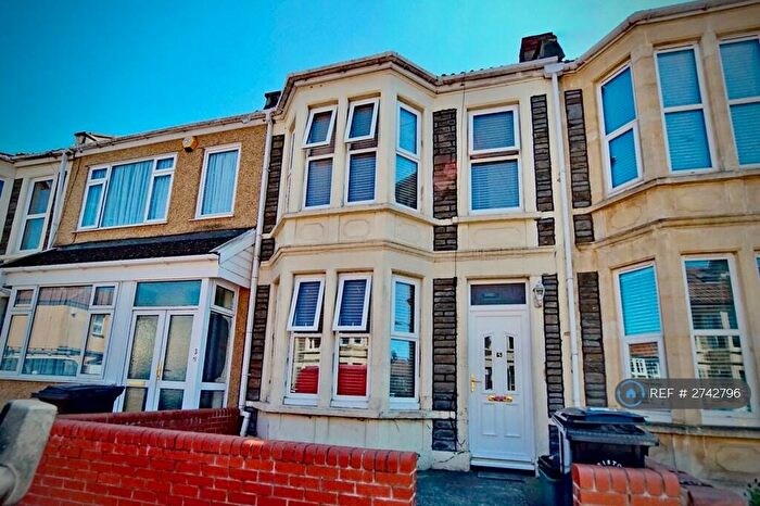 3 Bedroom Terraced House To Rent In College Avenue, Bristol, BS16