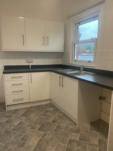 1 Bedroom Flat To Rent In High Street, Godalming, GU7