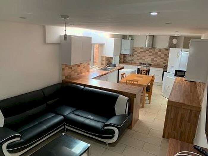 9 Bedroom Terraced House To Rent In Dawlish Road, Selly Oak, B29