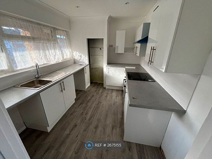 3 Bedroom Maisonette To Rent In Premier Parade, Southampton, SO18