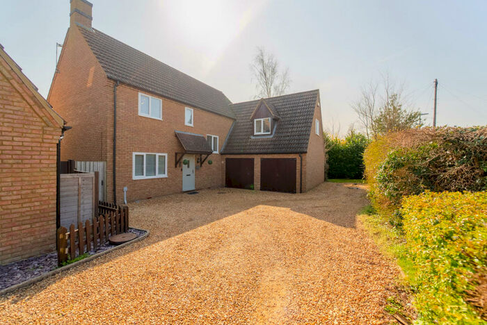 4 Bedroom Detached House For Sale In Stow Road, Spaldwick, PE28