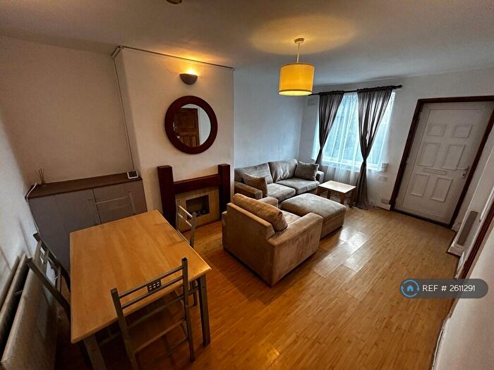 1 Bedroom Terraced House To Rent In Bankfield Road, Leeds, LS4