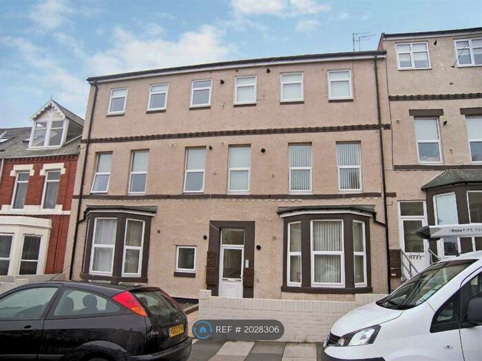 2 Bedroom Flat To Rent In North Parade, Whitley Bay, NE26