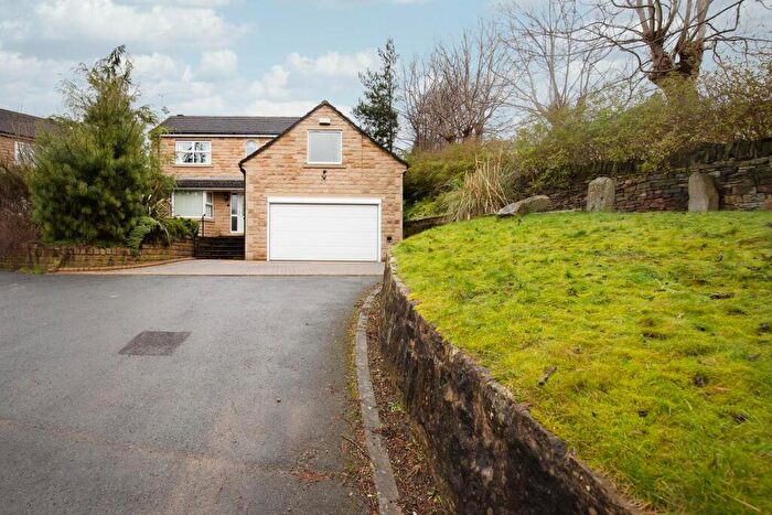 4 Bedroom Detached House To Rent In Thistle Hill, Huddersfield, HD5