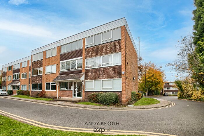 2 Bedroom Flat To Rent In Kingston Court, Lichfield Road, Four Oaks, B74