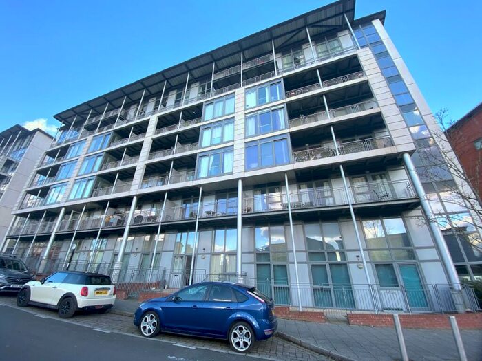 2 Bedroom Flat To Rent In Mason Way, Park Central, B15