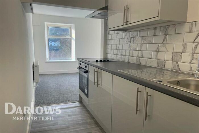 1 Bedroom Flat To Rent In Six Bells, NP13