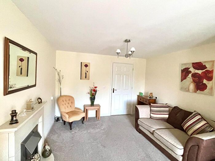 1 Bedroom Flat For Sale In St. Stephens Fold, Huddersfield, HD3