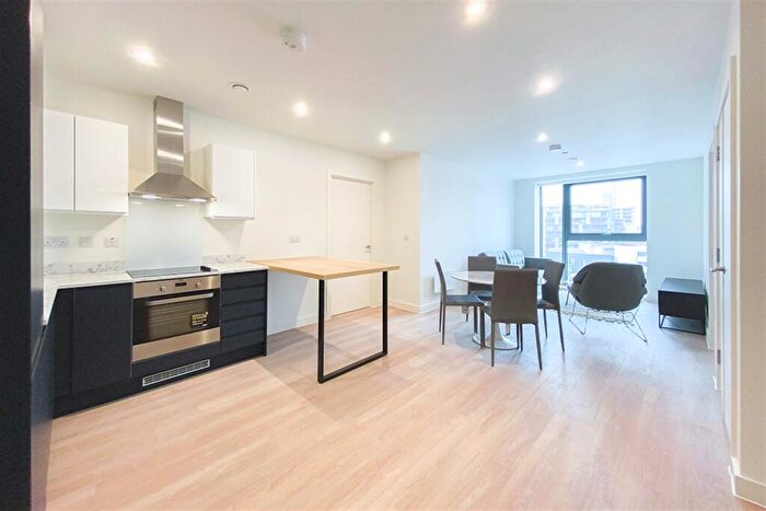 2 Bedroom Apartment To Rent In Laurence Place, M3