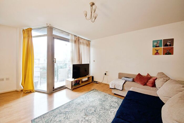 1 Bedroom Flat To Rent In Violet Road, London, E3
