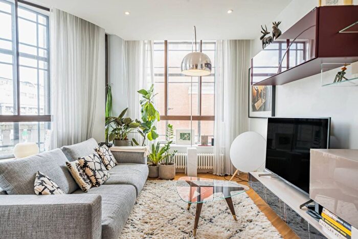 2 Bedroom Flat For Sale In Ivor House, Brixton, London, SW2