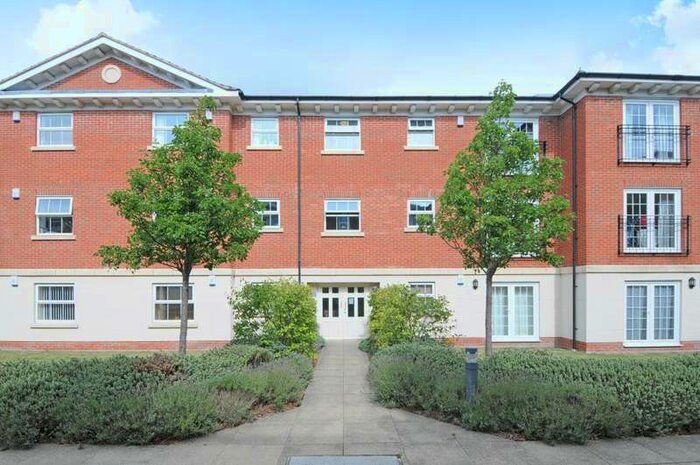 2 Bedroom Apartment To Rent In Newbury, Berkshire, RG14