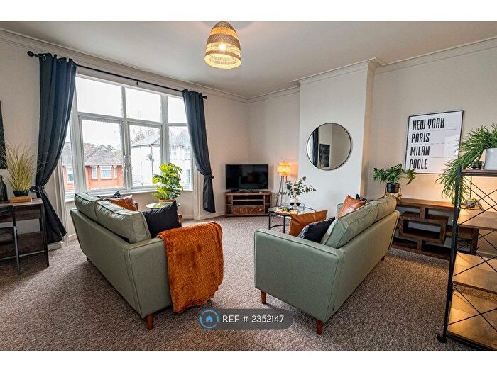 2 Bedroom Flat To Rent In Bournemouth Rd, Poole, BH14