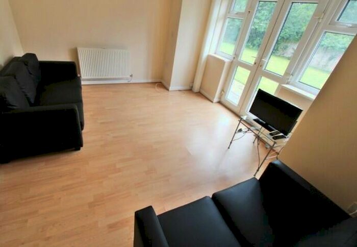 4 Bedroom Terraced House To Rent In Egerton Road, Manchester, M14