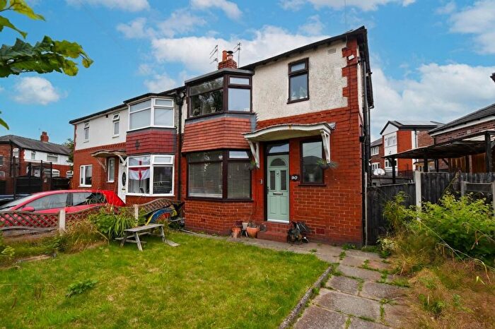 3 Bedroom Semi-Detached House For Sale In Radcliffe Park Road, Salford, M6