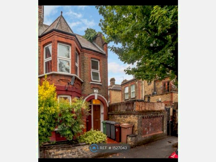 2 Bedroom Flat To Rent In Morieux Road, London, E10