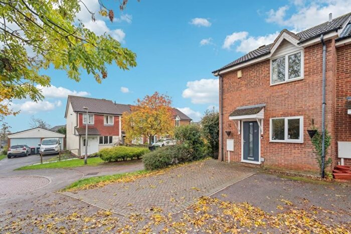 2 Bedroom End Of Terrace House For Sale In Rivetts Close, Olney, MK46