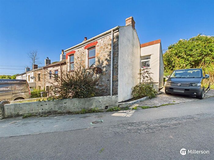 3 Bedroom End Of Terrace House For Sale In Post Box Row, Brea, TR14