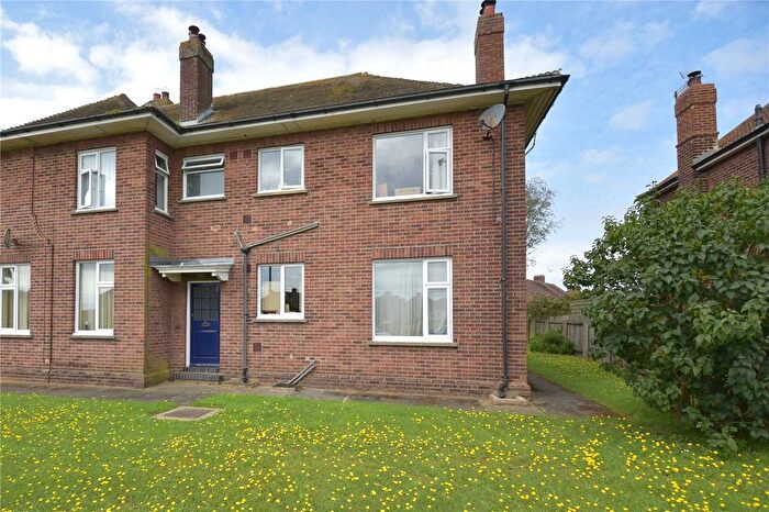 1 Bedroom Flat For Sale In Oak Hill, Hollesley, Suffolk, IP12