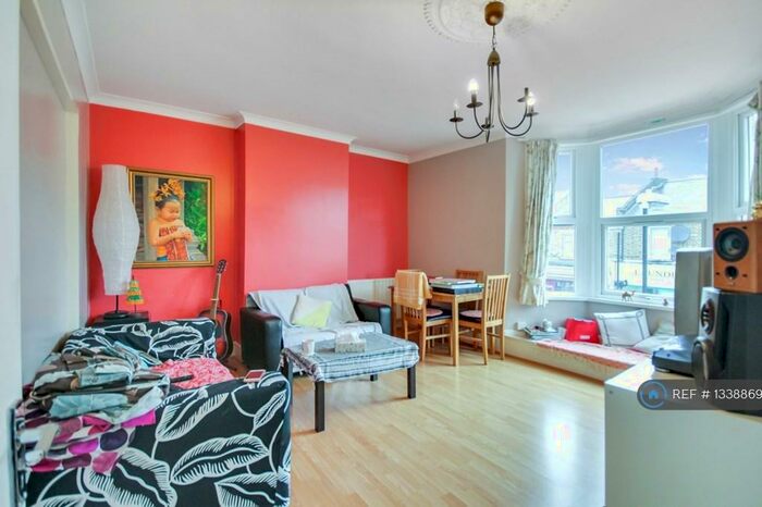 3 Bedroom Flat To Rent In Queens Road, London, E17