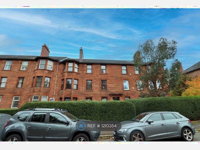 3 Bedroom Flat To Rent In Barlogan Avenue, Glasgow, G52