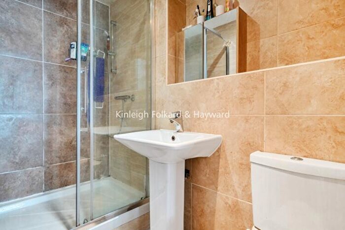 2 Bedroom Apartment To Rent In Dartmouth Road London, SE26
