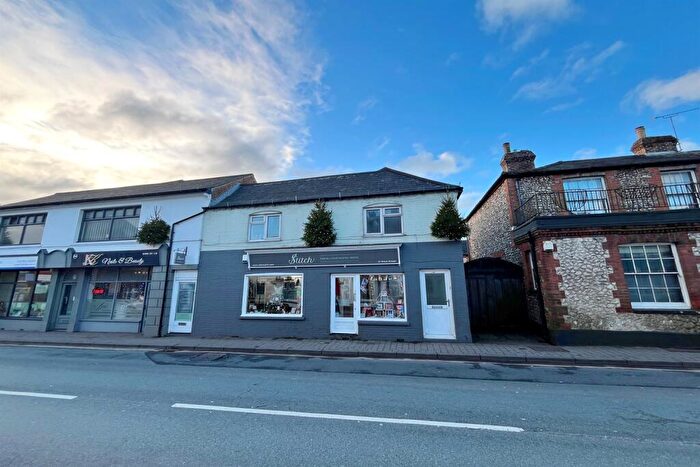 1 Bedroom Flat To Rent In West Street, Storrington, RH20