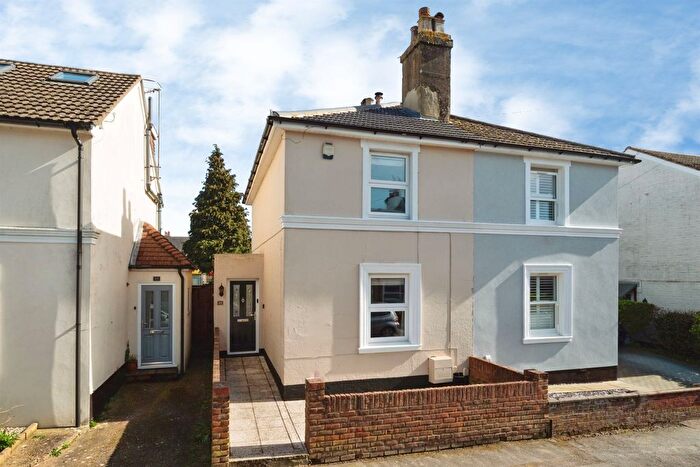 3 Bedroom Semi Detached House For Sale In Taylor Street, Tunbridge Wells, TN4
