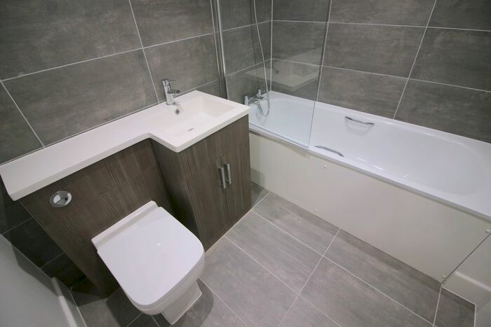 2 Bedroom Flat To Rent In Flat, Postway Mews, Illford, Essex, IG1