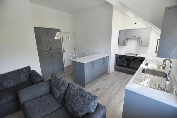 5 Bedroom Flat To Rent In London Road, Leicester, LE2
