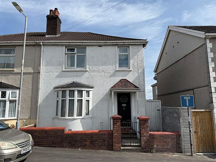 3 Bedroom End Of Terrace House For Sale In Llanelli, SA15