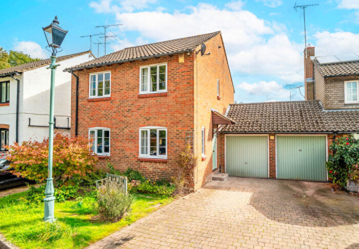 3 Bedroom Detached House For Sale In Kingfisher Close, Wheathampstead, St. Albans, Hertfordshire, AL4