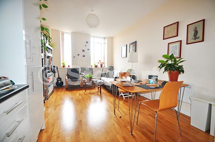 1 Bedroom Flat To Rent In Sussex Way, London, N7