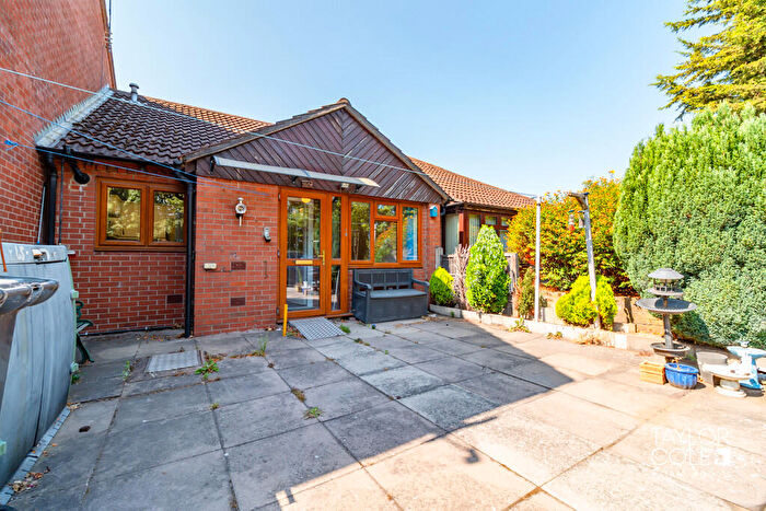 2 Bedroom Terraced Bungalow For Sale In Saxon Mill Lane, Tamworth, B79