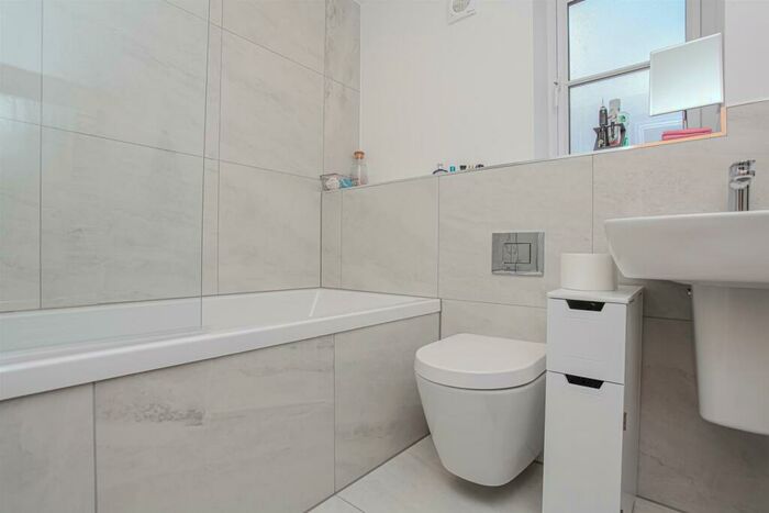 2 Bedroom Apartment To Rent In Chapel Street, Bicester, OX26