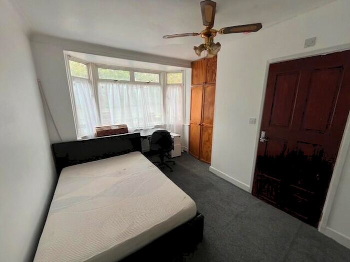 1 Bedroom House To Rent In Castle Road, Chatham, ME4
