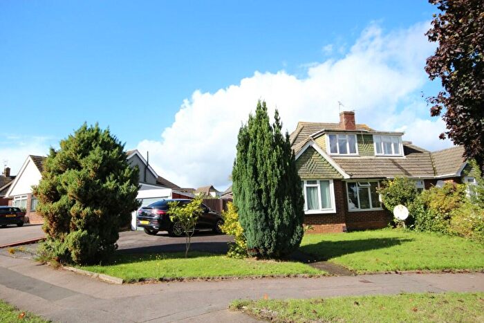 3 Bedroom Semi-Detached Bungalow For Sale In Leonard Close, Allington, Maidstone, ME16