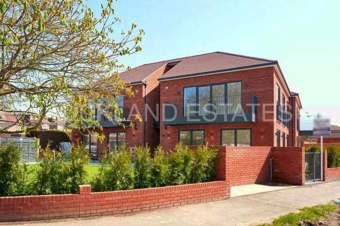 2 Bedroom Flat To Rent In Westland Lodge, Brookmans Park, AL9