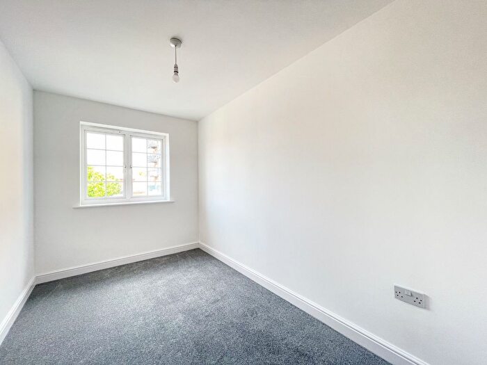 2 Bedroom Flat To Rent In Baltic Wharf, Clifton Marine Parade, Gravesend, Kent, DA11
