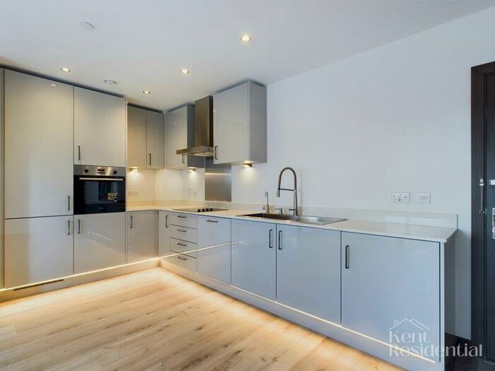 2 Bedroom Apartment To Rent In Eleanore House, Mill Wood, Maidstone, ME14