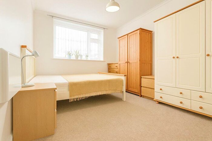 1 Bedroom Flat To Rent In Bedroom Flat In Bounds Green / Wood Green, N22