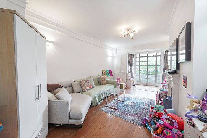 3 Bedroom Flat To Rent In Dorset House, Gloucester Place, NW1