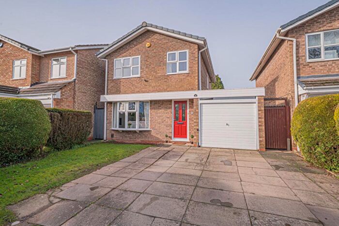 3 Bedroom Detached House For Sale In Ullenhall Road, Knowle, B93