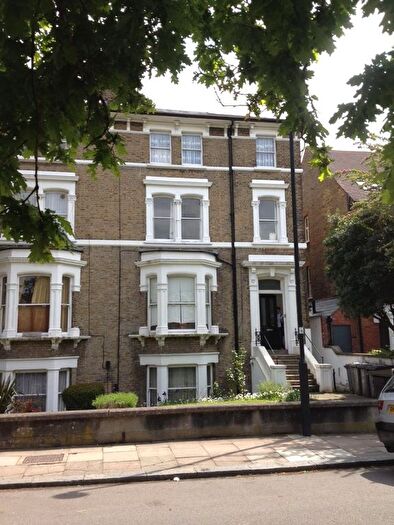 2 Bedroom Flat To Rent In Knatchbull Road, London, SE5