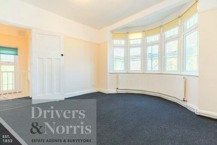 1 Bedroom Apartment To Rent In Warlters Road, Holloway, London, N7