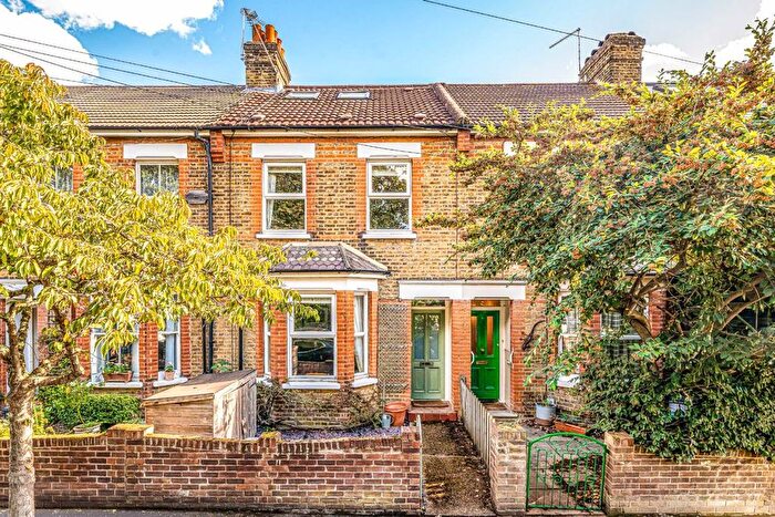 3 Bedroom Property For Sale In Eastbank Road, Hampton Hill, TW12