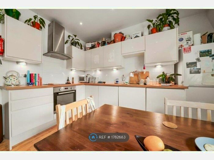 2 Bedroom Flat To Rent In Avenue Mews, London Muswell Hill, N10