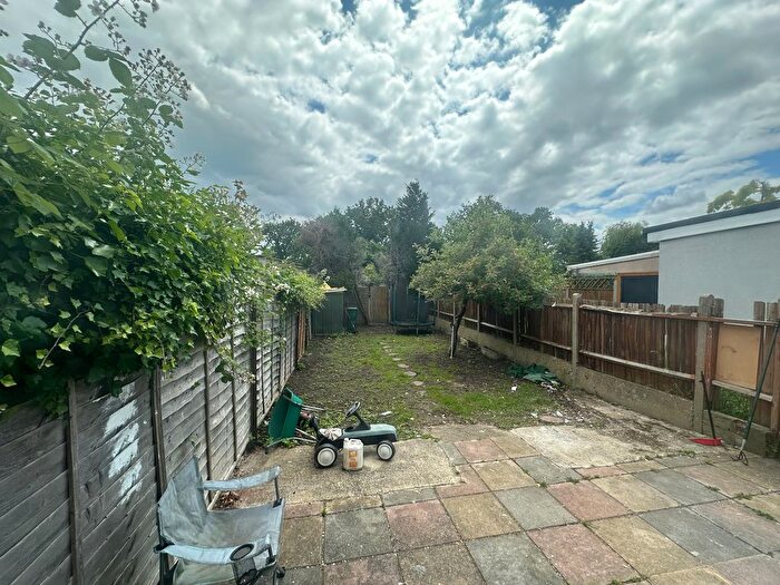 4 Bedroom Semi Detached House To Rent In Birkbeck Avenue, Greenford, UB6
