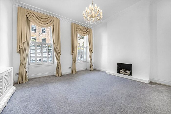 3 Bedroom Flat To Rent In Devonshire Place, Marylebone, London, W1G