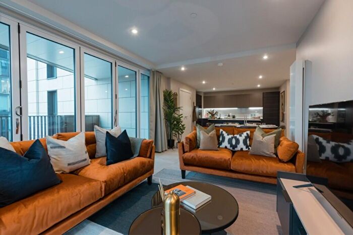 3 Bedroom Flat To Rent In New York Square, Soyo, Quarry Hill, Leeds, West Yorkshire, LS2